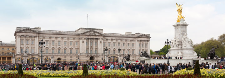 How to explore the royal attractions in London?