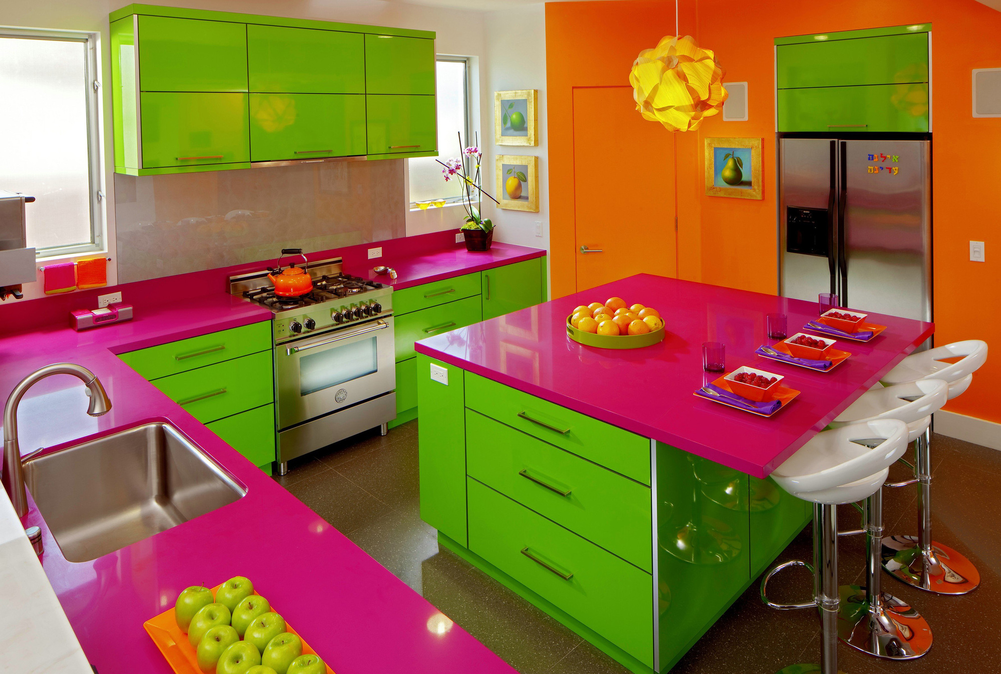 Kitchen Green Without Obnoxious Colored Paint Schemes